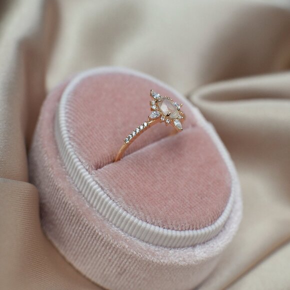 Lilith Labradorite Gold Ring, Gemstone Rings, Dainty Stackable Ring - Picture 7 of 9